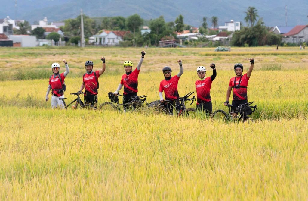 Hồ Anh Tuấn Xuyên Việt